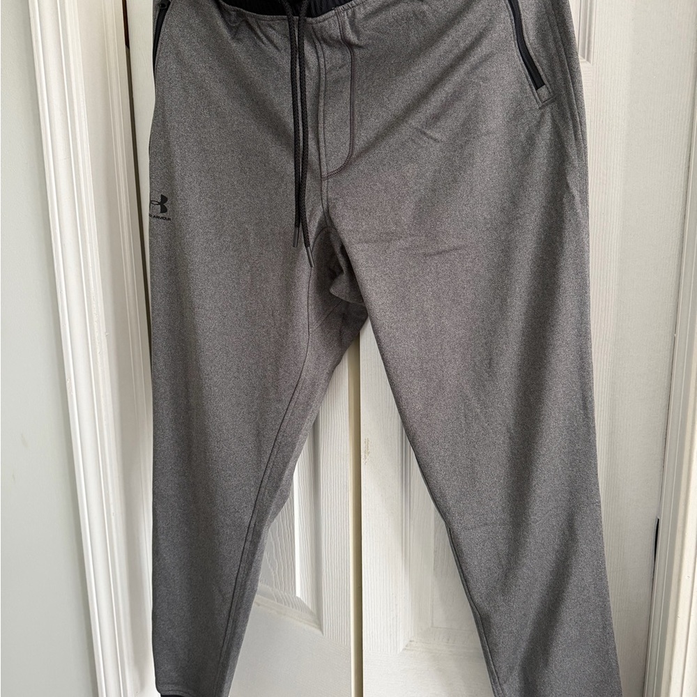 Under Armour Men’s Charcoal Gray Athletic Joggers